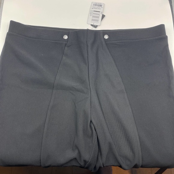 HUE Women's Textured Knit High Waist Leggings Black - Picture 4 of 6